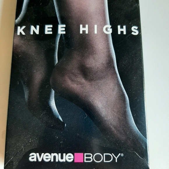 NOS AVENUE BODY OFF WHITE KNEE HIGHS - Picture 4 of 6